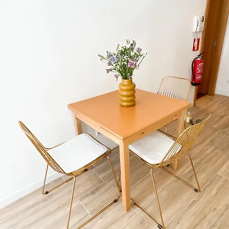 Luxury In Chiado 1 Br 아파트 *